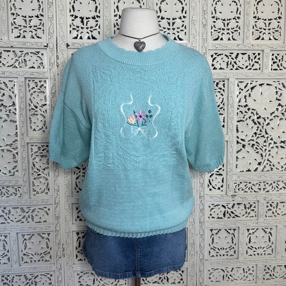 Vtg Light Blue Floral Embroidered Textured Grannycore Short Sleeve Sweater Sz M - Picture 1 of 7